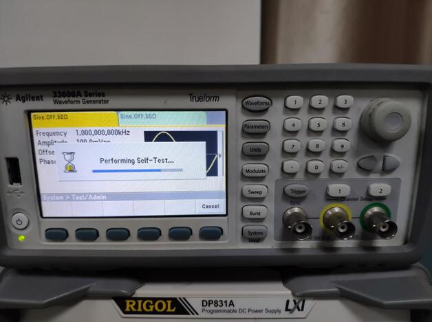 西安電子科技大學泰克示波器自校準服務案例(圖2)