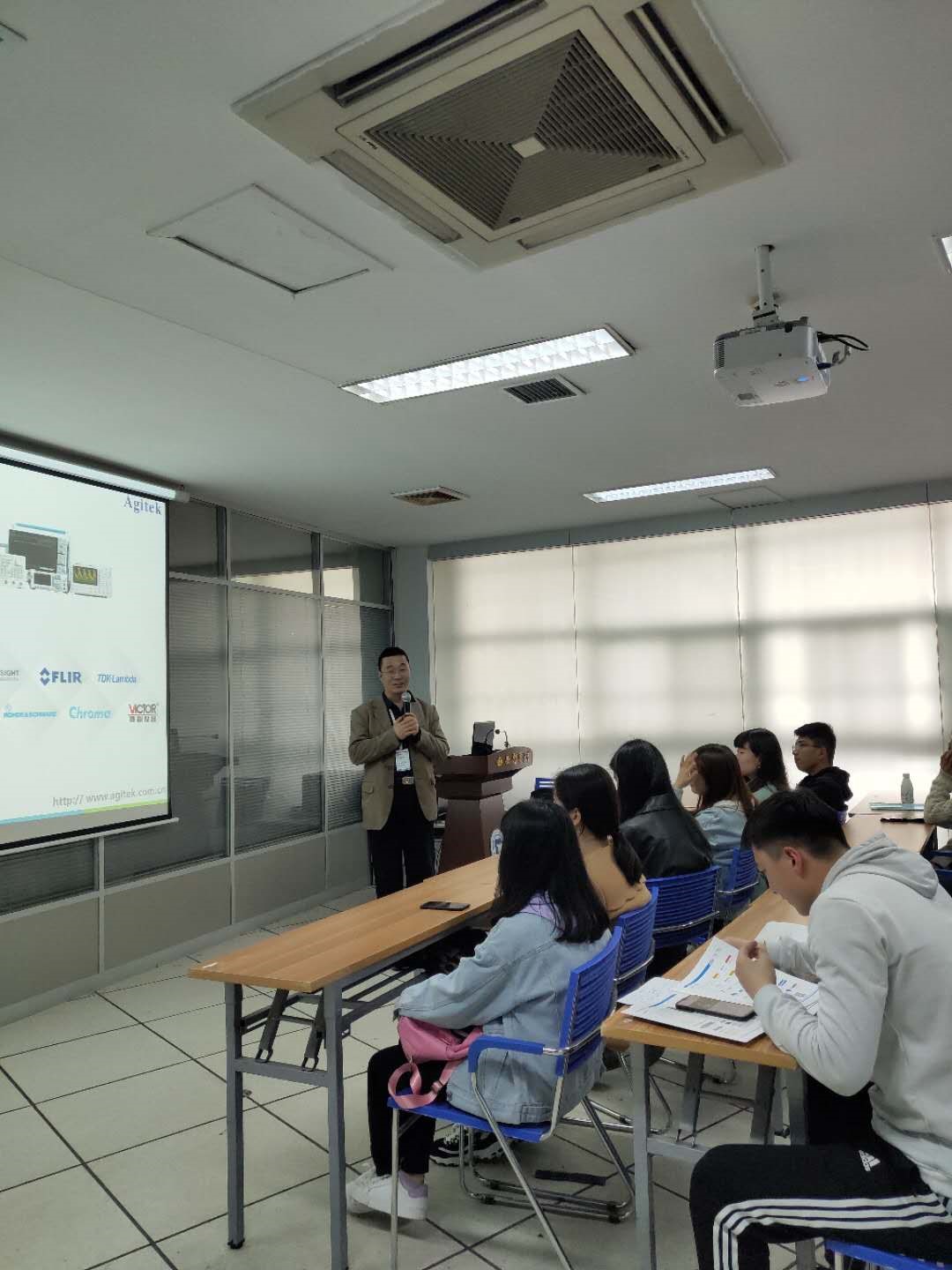 安泰測試成功舉辦2019年應(yīng)屆大學(xué)畢業(yè)生招聘會(huì)(圖7)